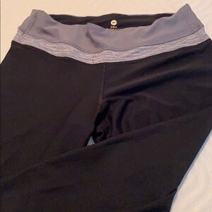 🆓 Black and Gray Athletic Capris Free w/ Purchase